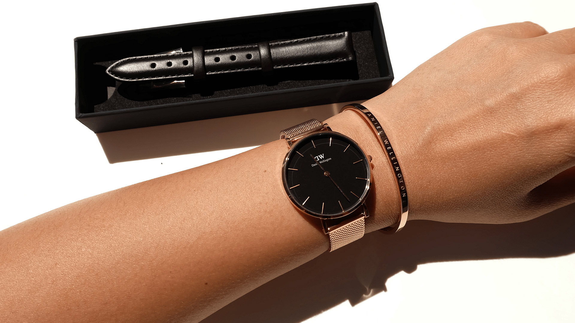 Girl Watch, bracelet and leather strip